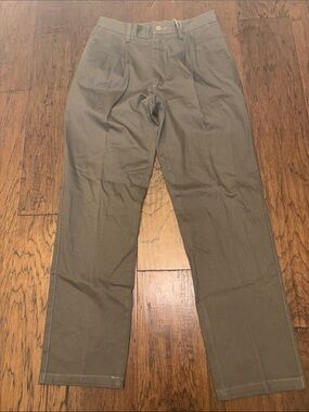Wrangler Riata 32x32 Straight-Leg Pants